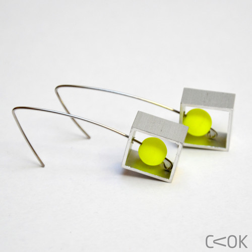 Minimal square yellow — foto 1