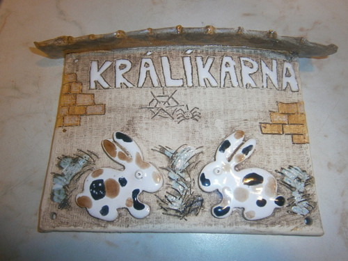 Králíkárna - štítek — foto 1