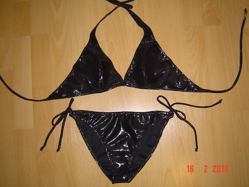 Bikiny Lorina lesklý materiál — foto 1