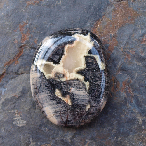 Jaspis , placka 40 x 32mm — foto 1