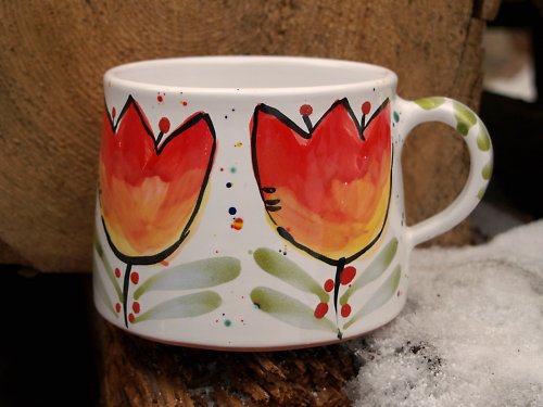 Hrnek s tulipánem — foto 1