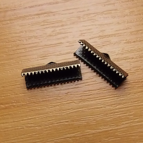 Koncovka na kůži - bronzová - 20x8x5 mm - 4 kusy