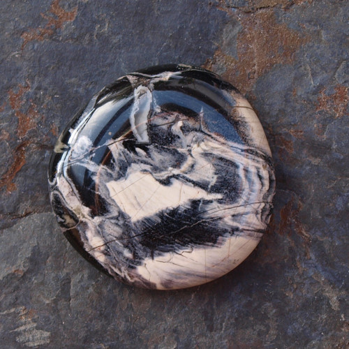 Jaspis , placka 37 x 36 mm — foto 1