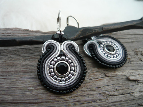 Soutache náušnice Mini Black and Silver — foto 1