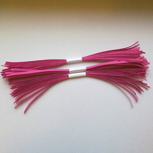 Tmavě růžové proužky na quilling 4 mm