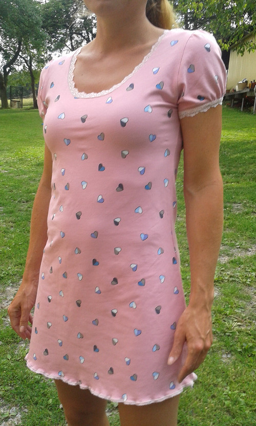 Srdíčková noční košilka — foto 1