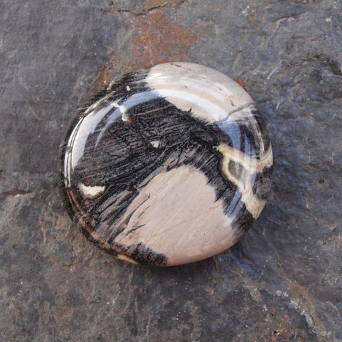 Jaspis , placka 35 x 33 mm — foto 1