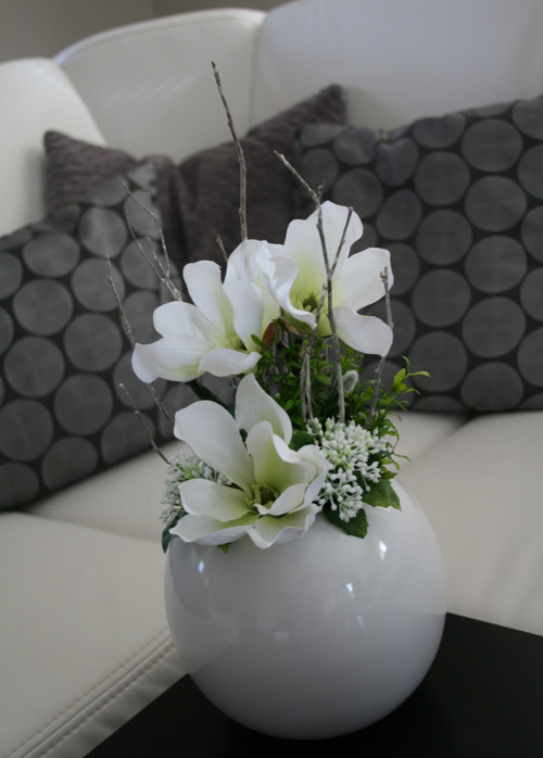 Váza s magnoliemi kulatá — foto 1