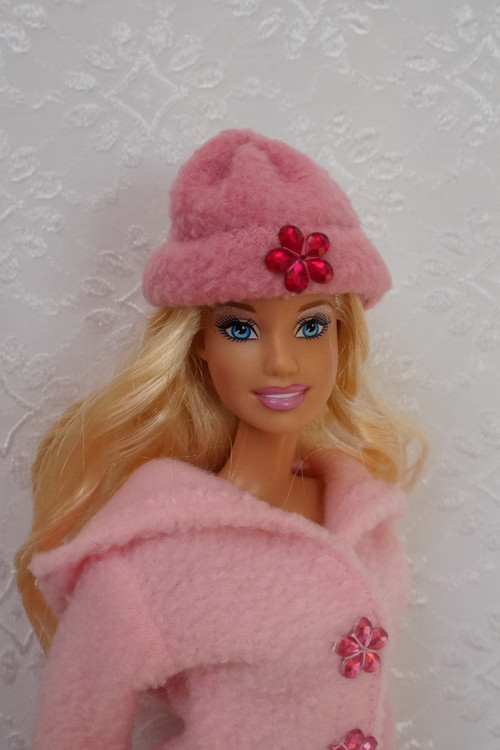 Čepice pro Barbie — foto 1