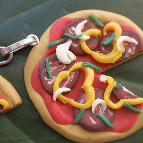 Salámová pizza — foto 1