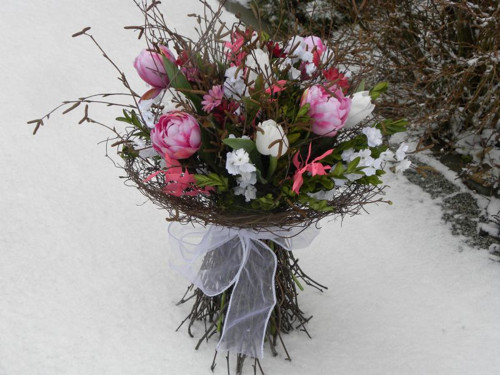 Březová kytka s tulipány — foto 1