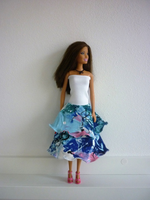 Šaty na panenku Barbie — foto 1