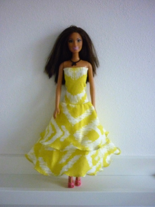 Šaty na panenku Barbie — foto 1