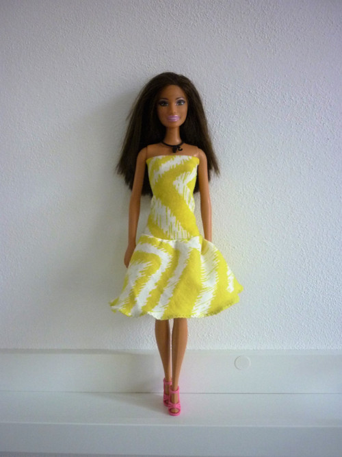Šaty na panenku Barbie — foto 1