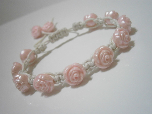 Náramek s růžičkama - macramé/shamballa — foto 1