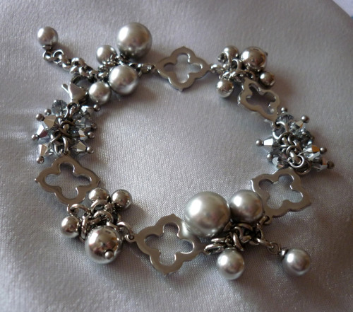 Swarovski náramek světle šedý... — foto 1