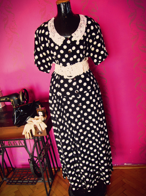 Šaty vintage dots — foto 1