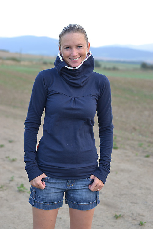 Modra mikina — foto 1