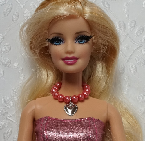 Náhrdelník pro Barbie se srdíčkem — foto 1