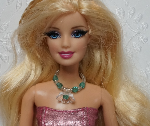 Šperk pro Barbie - s květinou — foto 1