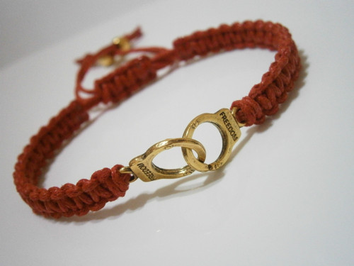 Kabbalah - Náramek "Pouta" - červenozlatý(macramé) — foto 1