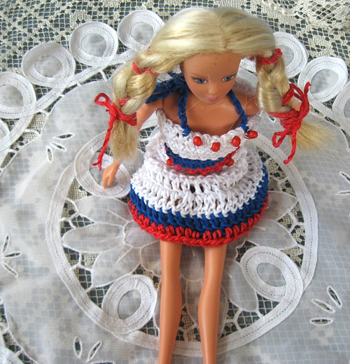 Šatičky na Barbie Národní barvy. — foto 1