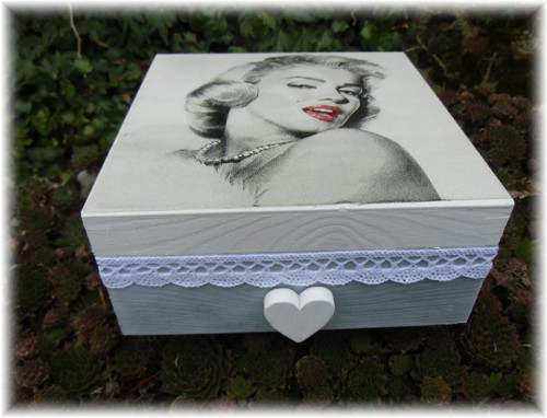 Dřevěná krabička s Marylin — foto 1
