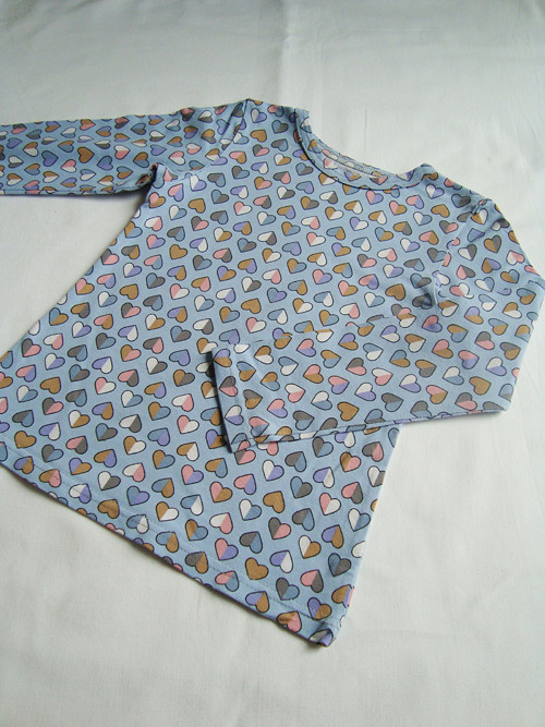 Tričko se srdíčky vel.92- 146 — foto 1