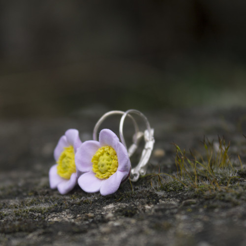 Šípková růže (1,6cm) - náušnice — foto 1