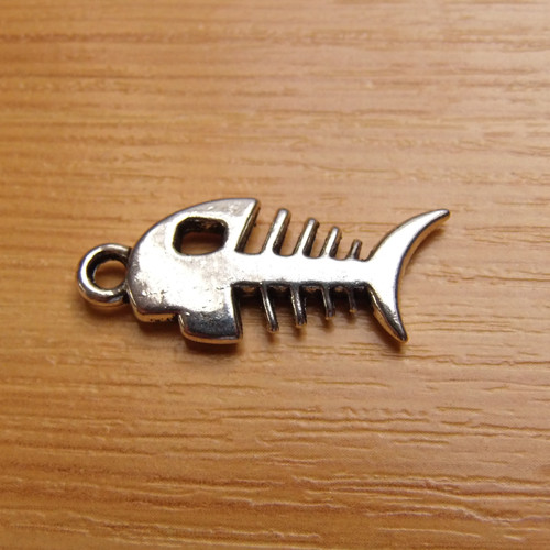 Fishbone - stříbrná - 28mm x 12mm — foto 1