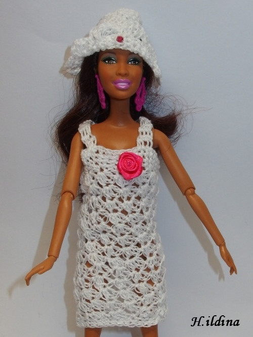 Bílé šatičky s kloboučkem - oblečení na Barbie