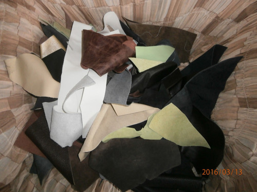 ODŘEZKY KŮŽÍ — foto 1