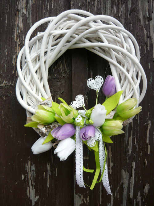 Věneček 30cm s tulipány — foto 1