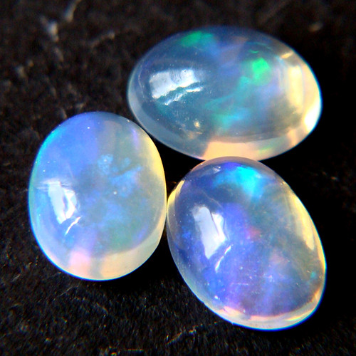 Ethiopský Welo opál - set tří kabošonů 0,5ct/ks — foto 1