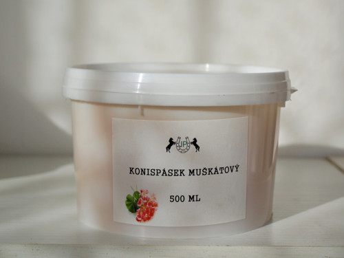 Konispásek muškátový