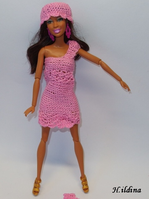 Růžová sada oblečků na Barbie - šaty, čelenka