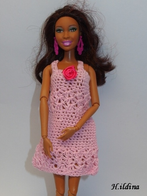 Růžové šatičky pro panenky Barbie
