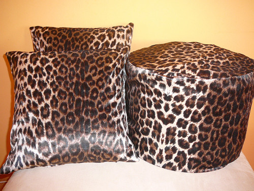 Leopard set - sedák + 2 povlaky na polštář — foto 1