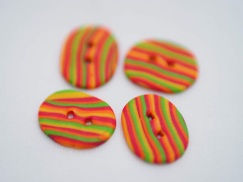 Knoflíčky FIMO pruhované — foto 1