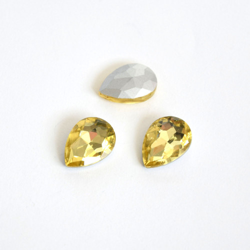 Skleněný kabošon slza 18x13 mm - žlutá světlá