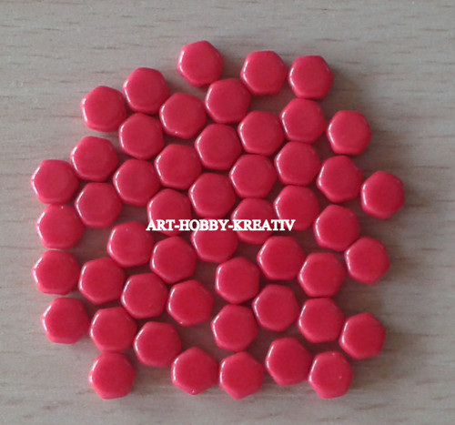 Hexagon - červený opaque, 50 ks