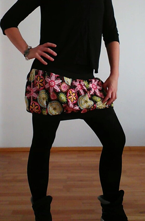 Sukénka s květy — foto 1