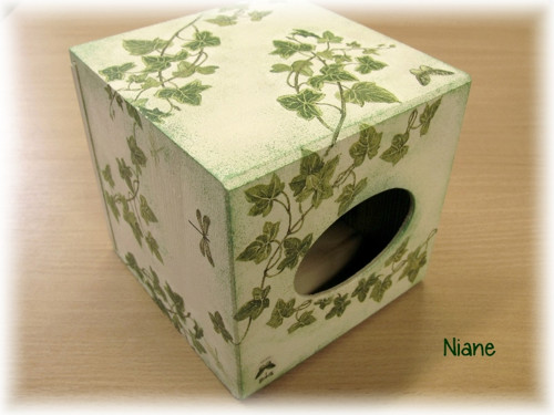 Břečťan - dřevěný box na kapesníky — foto 1