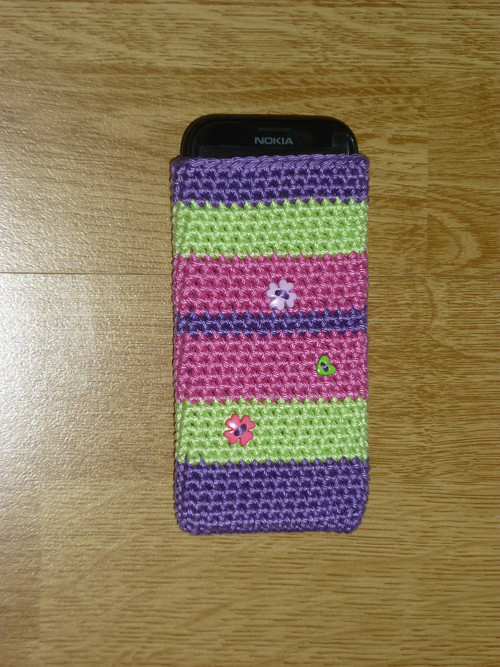 Obal na mobil s knoflíčky — foto 1