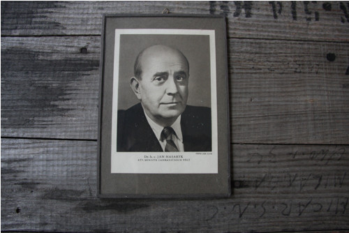 Jan Masaryk v rámu — foto 1