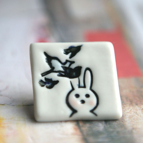 Karel těšííííí - porcelánová brož — foto 1