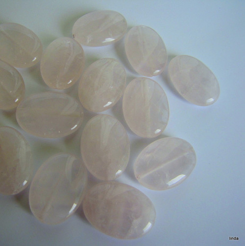 Růženín * oválek * 25x19mm * 1 ks / bal