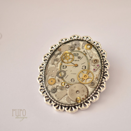 Steampunková oválná brož — foto 1