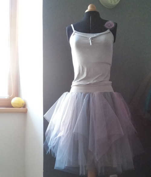 Tylová sukně cípatá + top ....na přání — foto 1