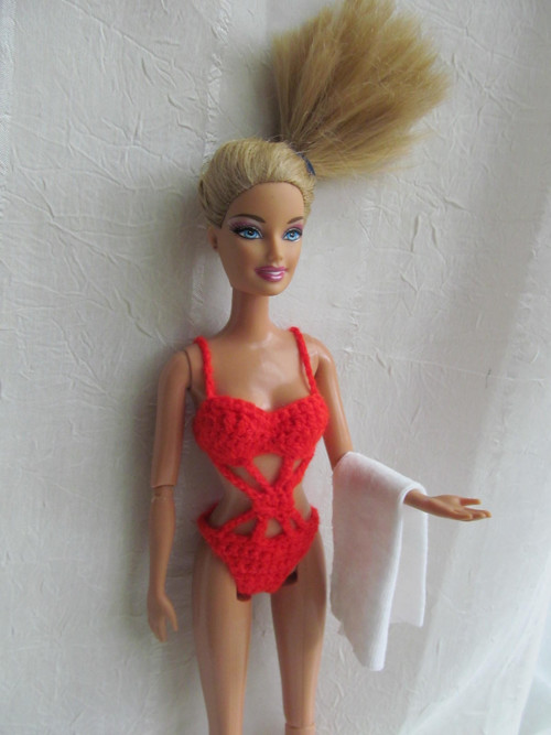 Červené plavky pro Barbie — foto 1